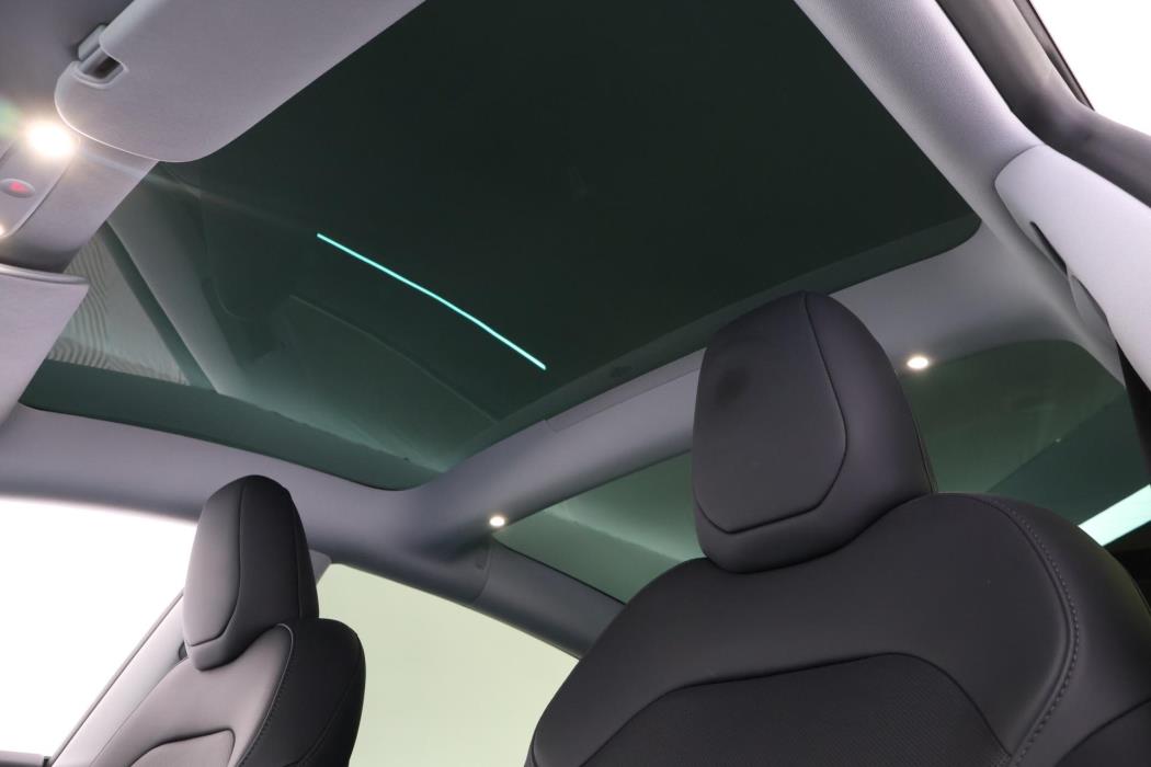 TESLA Model 3 2025