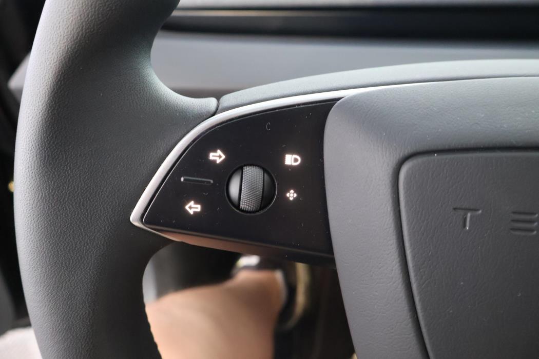 TESLA Model 3 2025