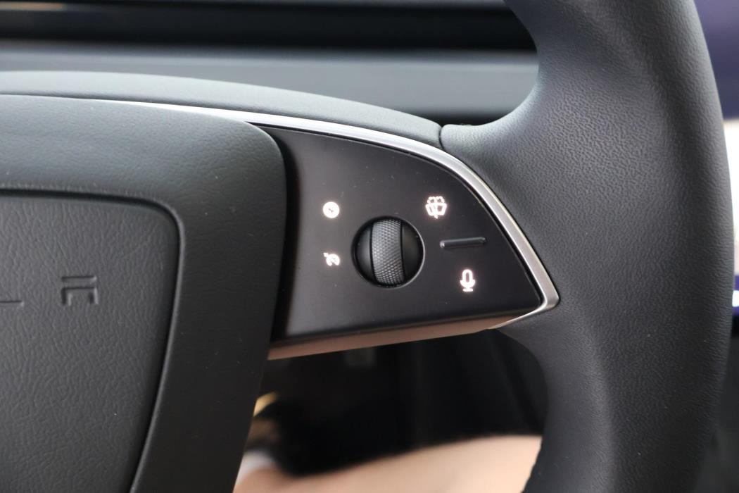 TESLA Model 3 2025