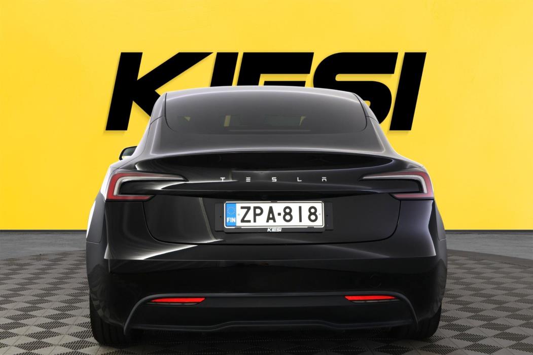 TESLA Model 3 2025