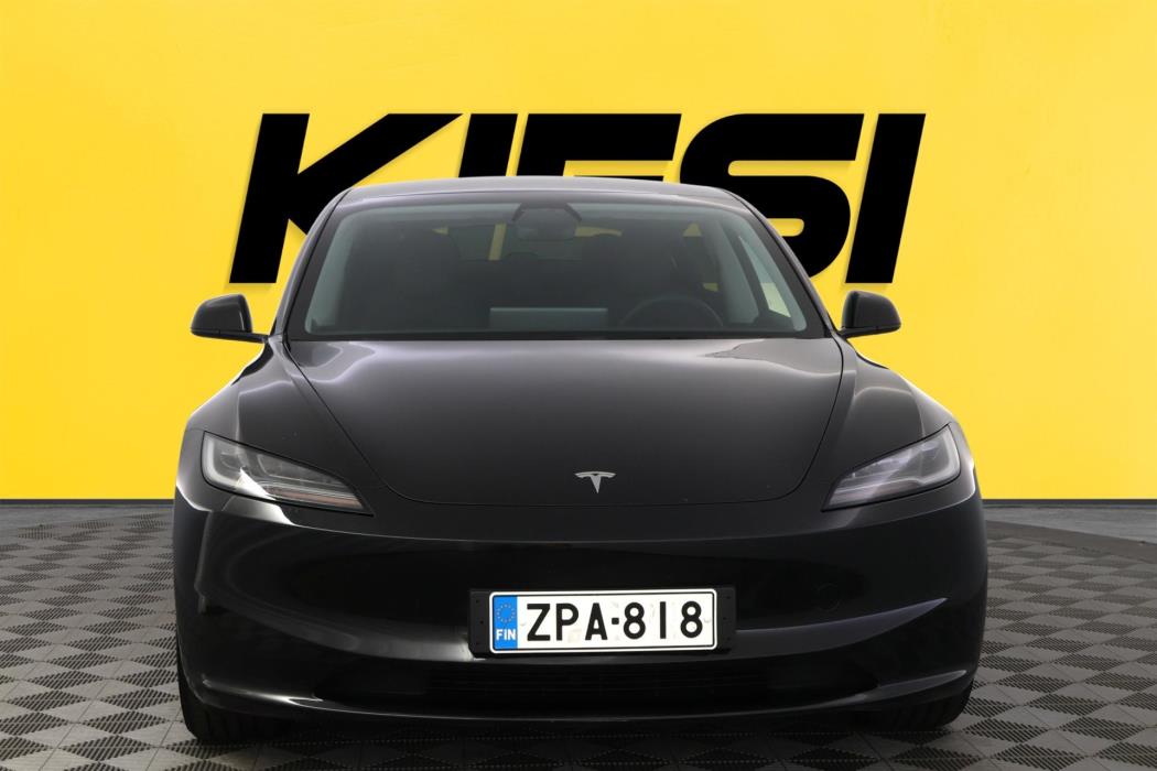 TESLA Model 3 2025