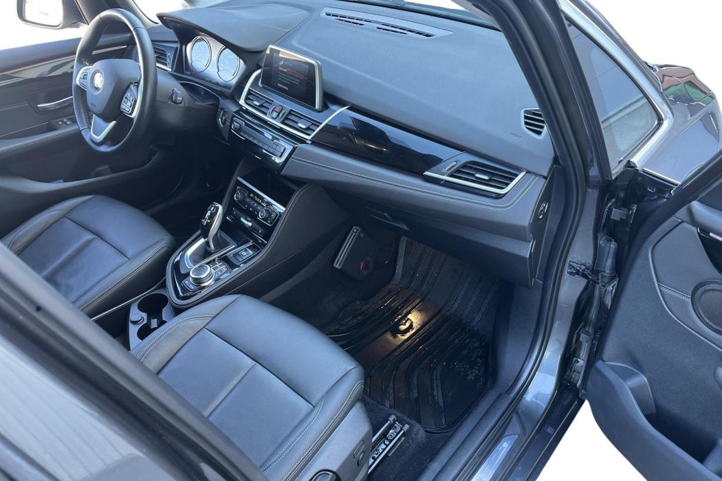 BMW 218 2022