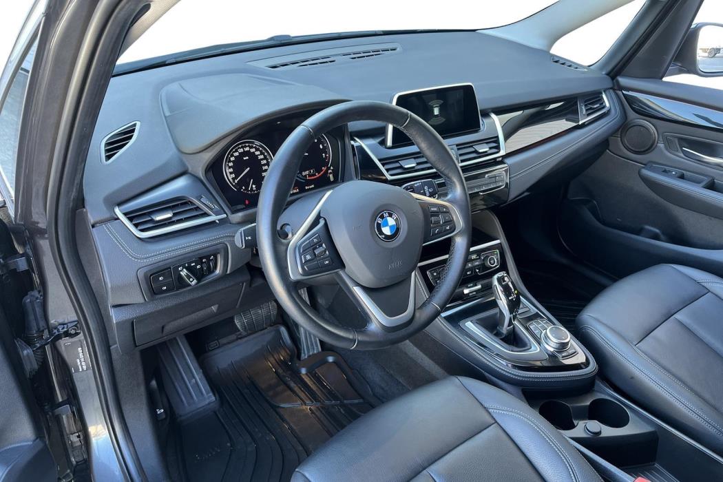 BMW 218 2022