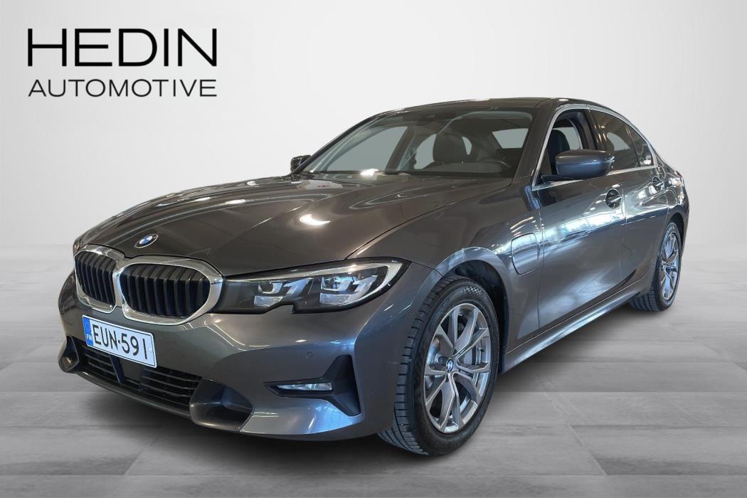 BMW 330 2021