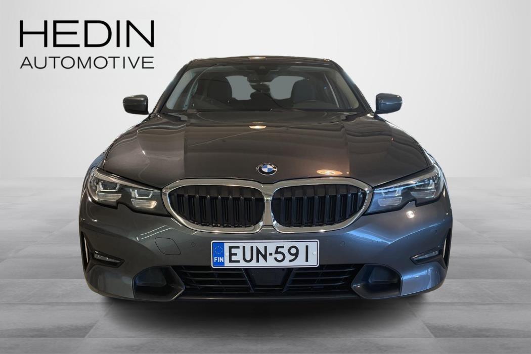 BMW 330 2021