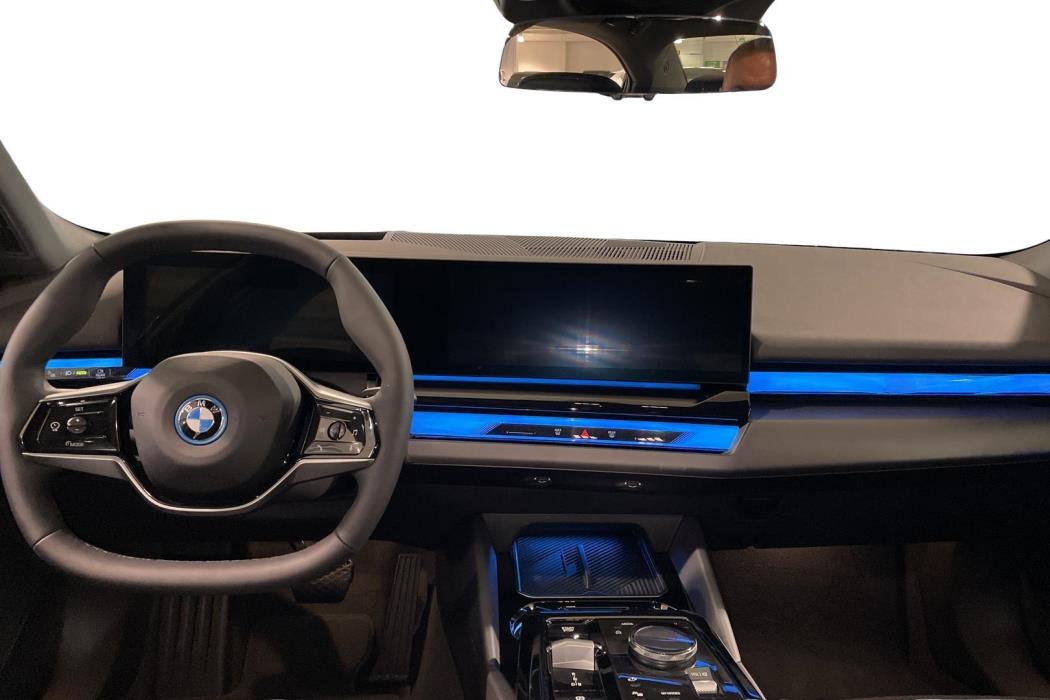 BMW i5 2024