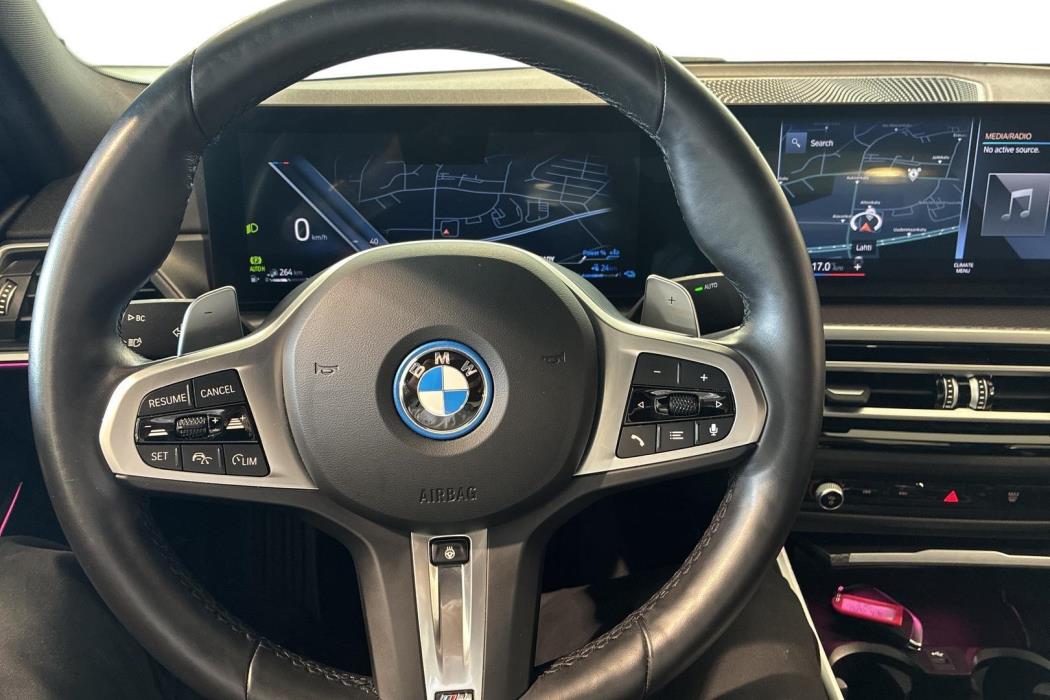 BMW 330 2024