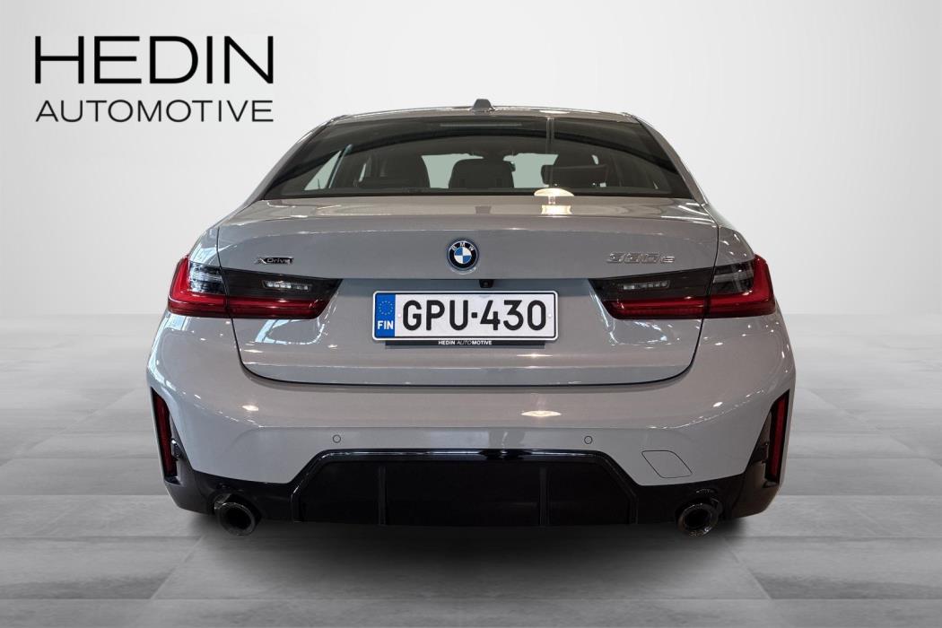 BMW 330 2024