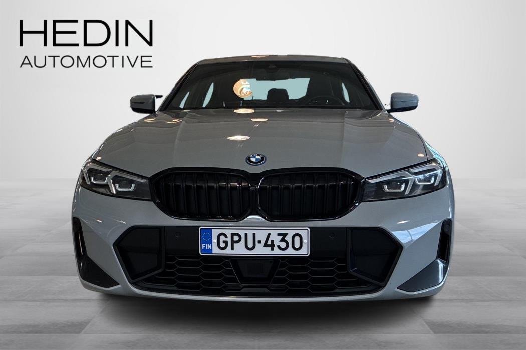 BMW 330 2024