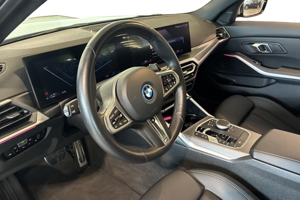 BMW 330 2024