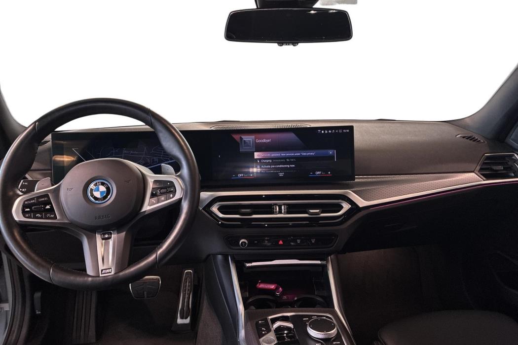 BMW 330 2024