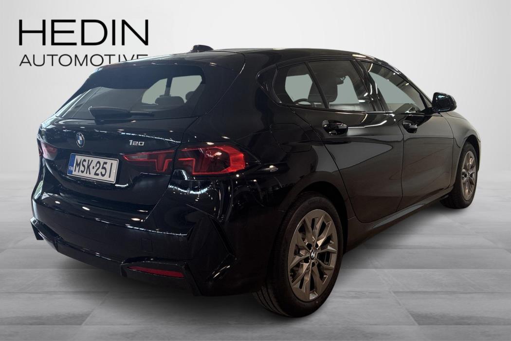 BMW 120 2026