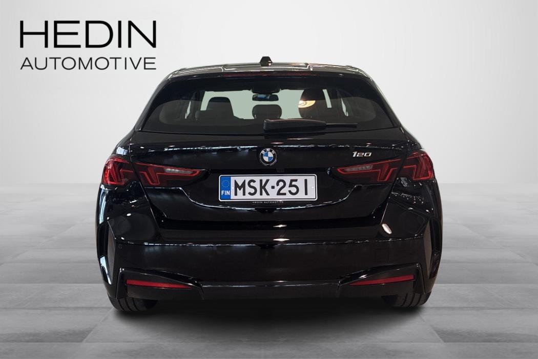 BMW 120 2026