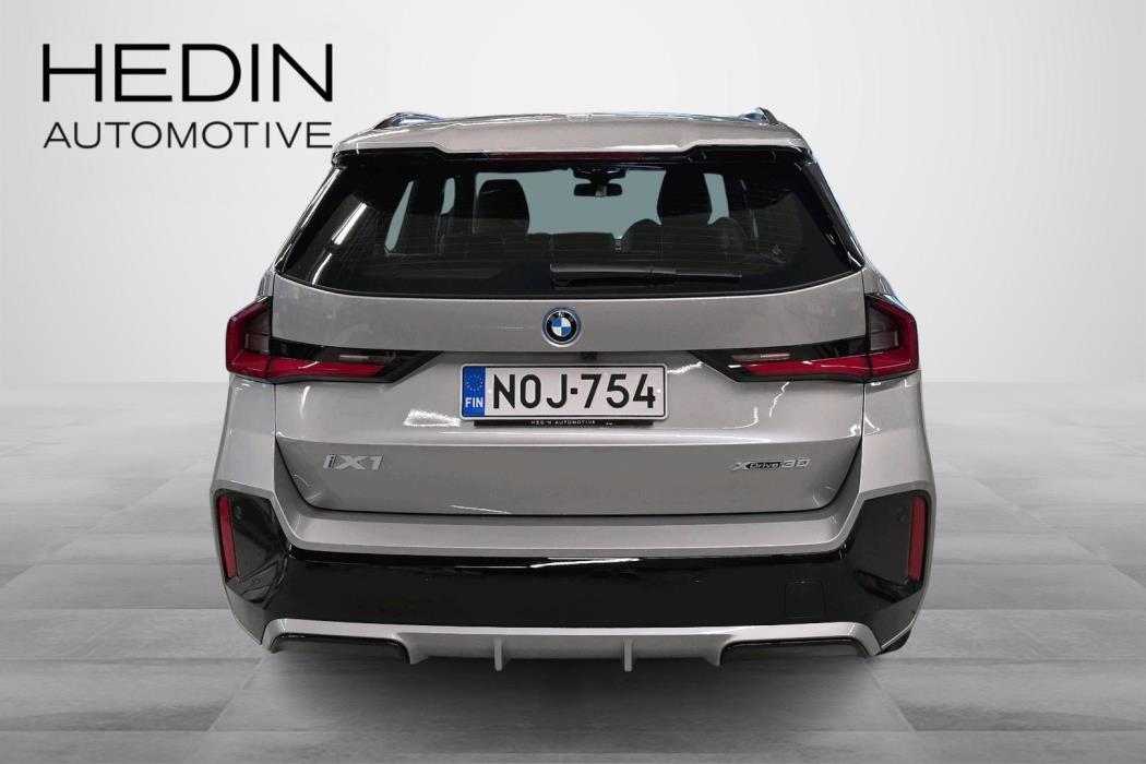 BMW iX1 2026