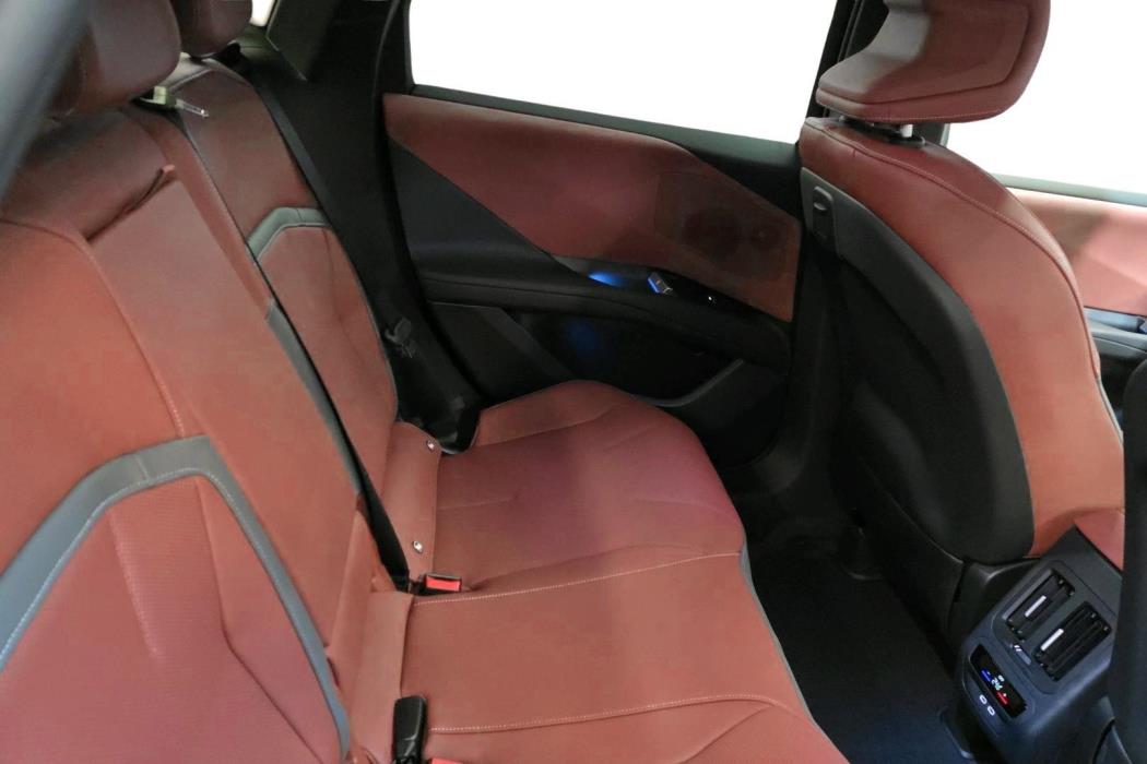 BMW iX3 2026