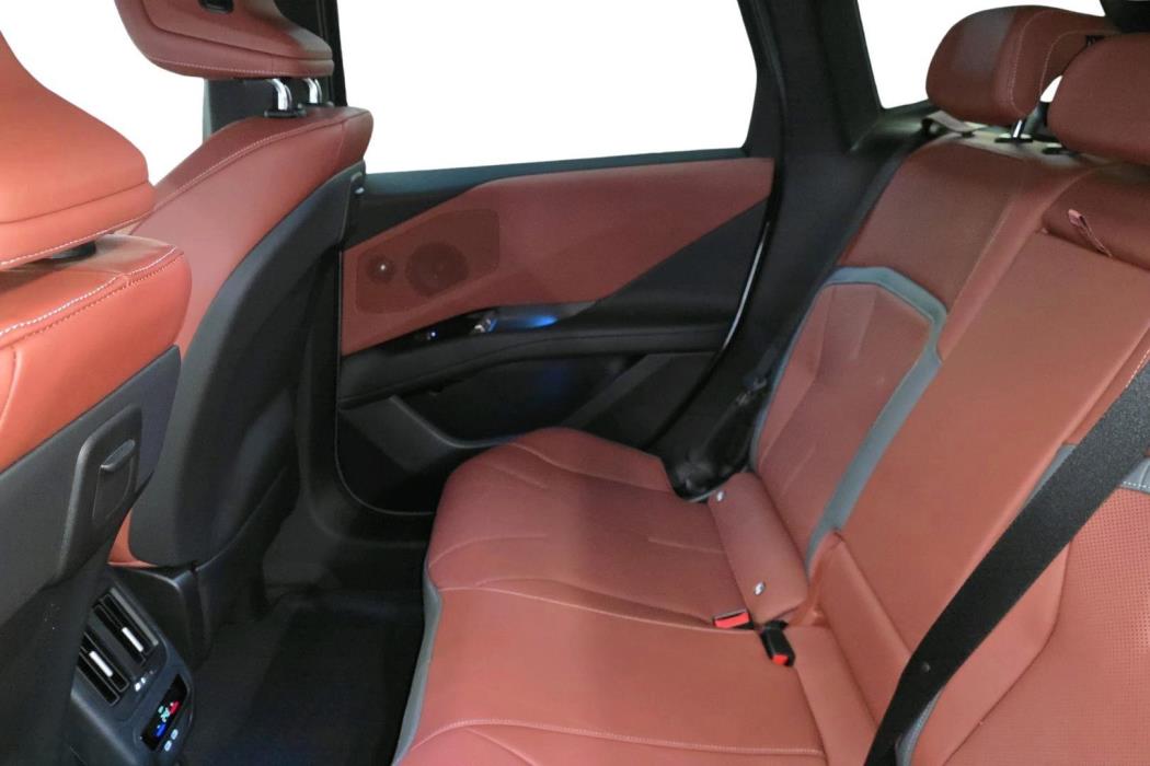 BMW iX3 2026
