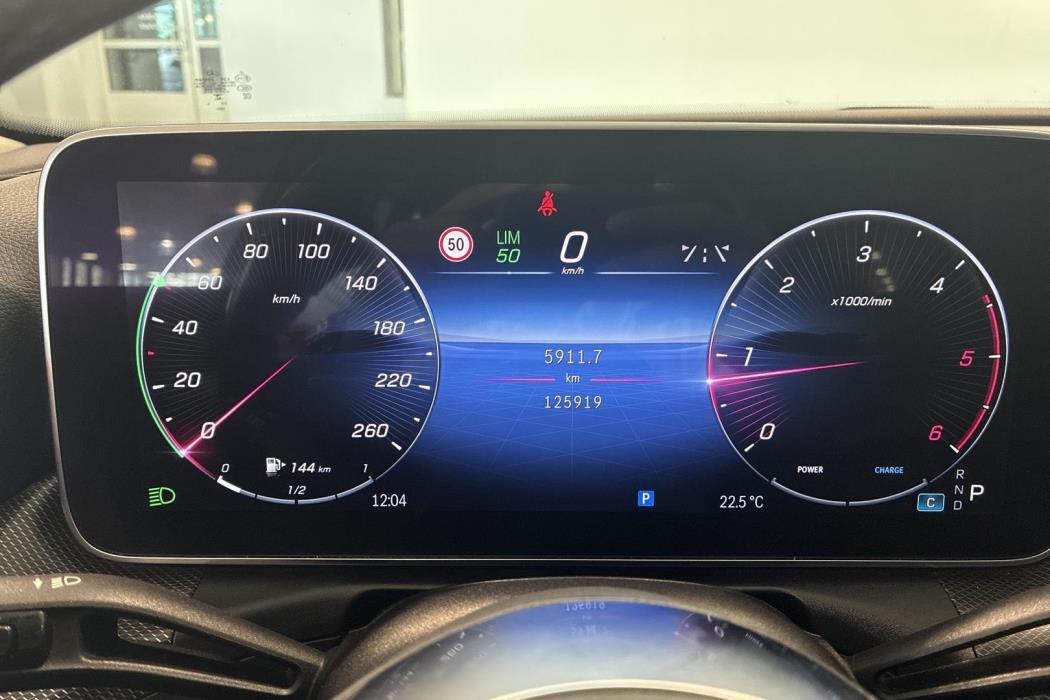 MERCEDES-BENZ C 2023