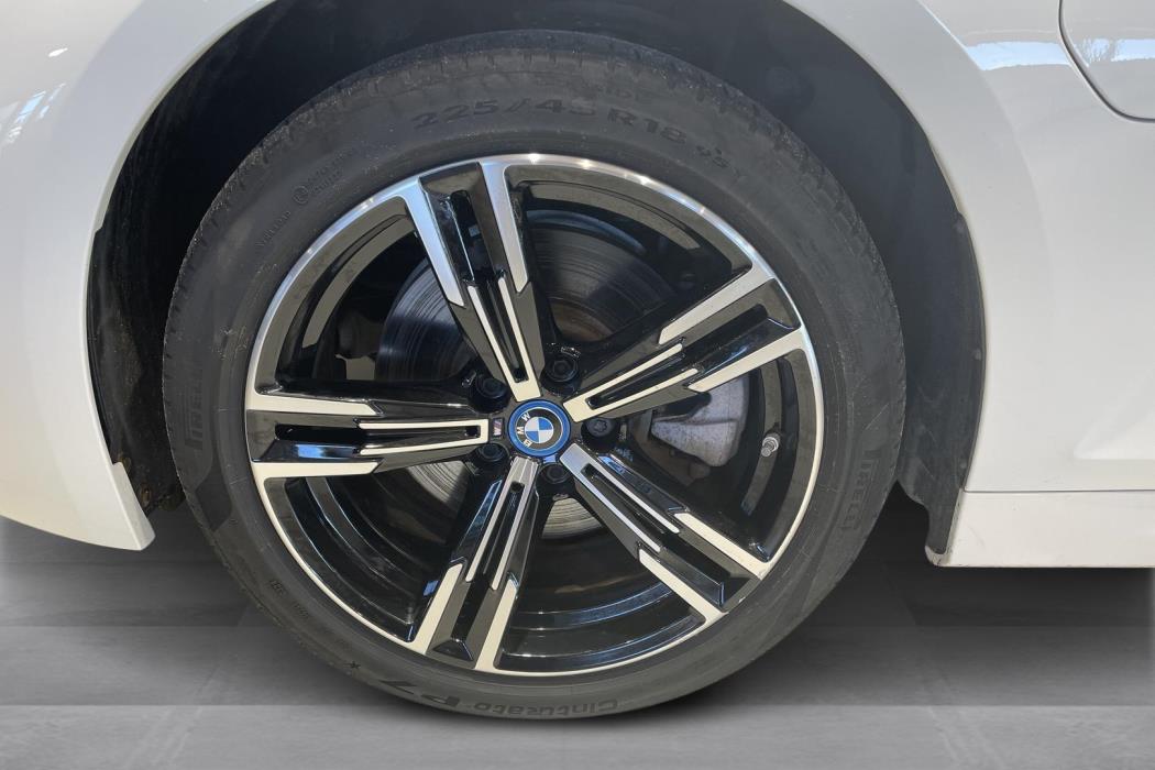BMW 330 2024