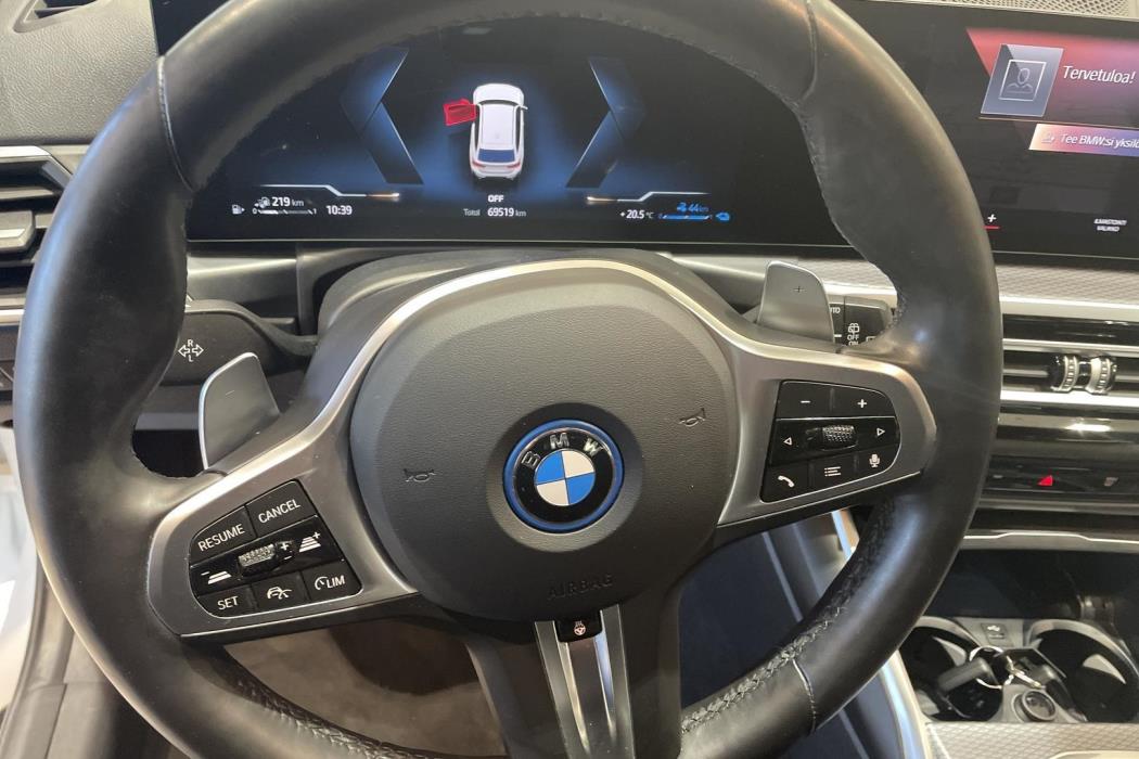 BMW 330 2024