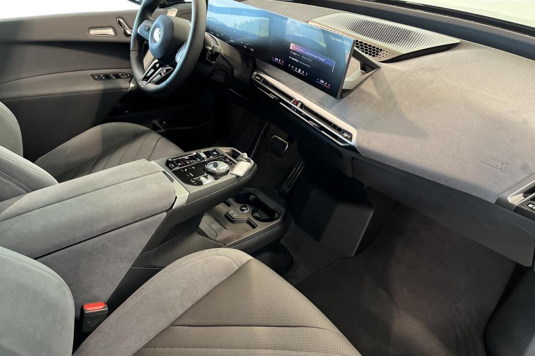 BMW iX 2025