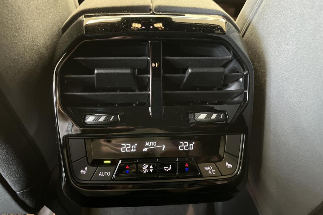 BMW iX 2025