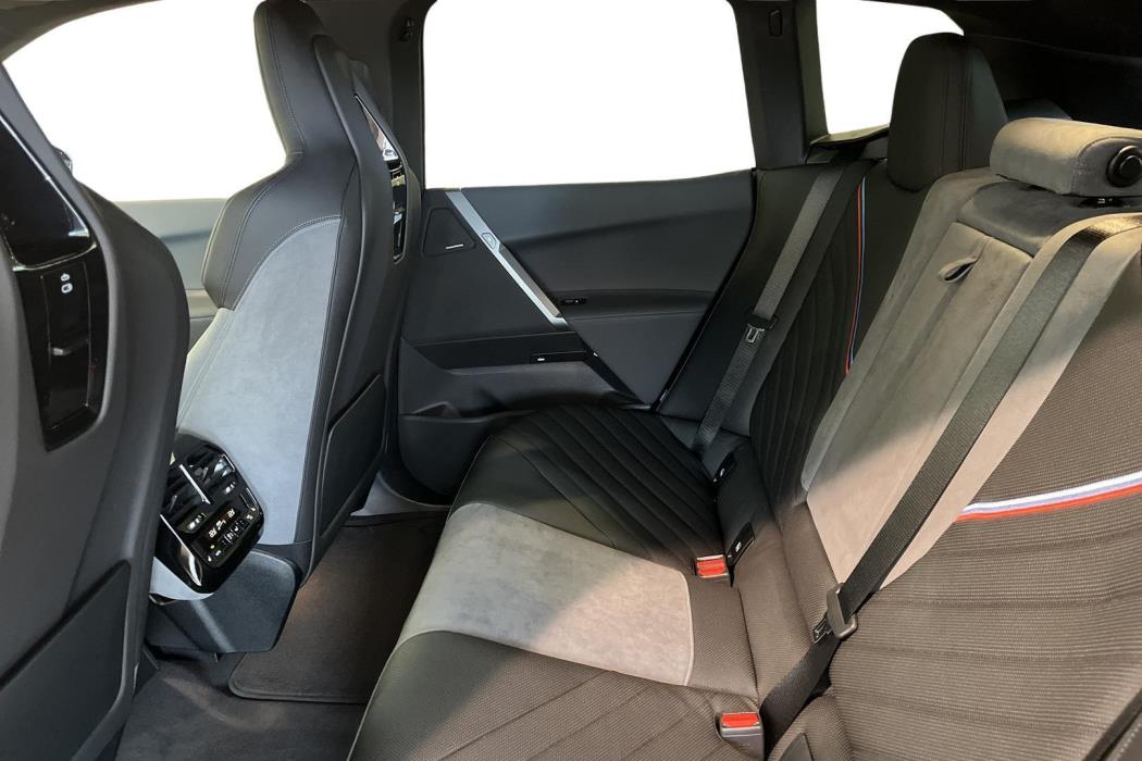 BMW iX 2025