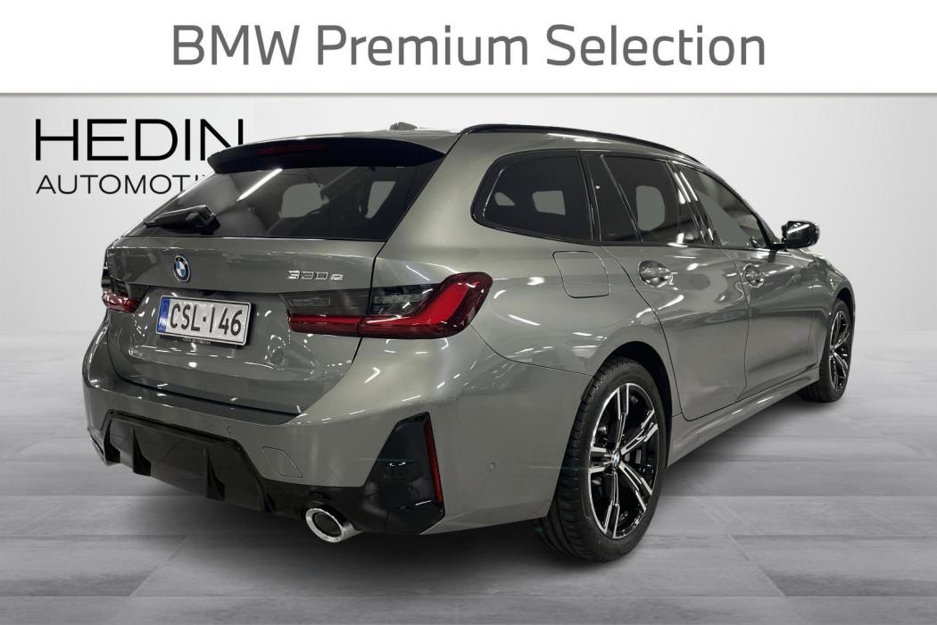 BMW 330 2025