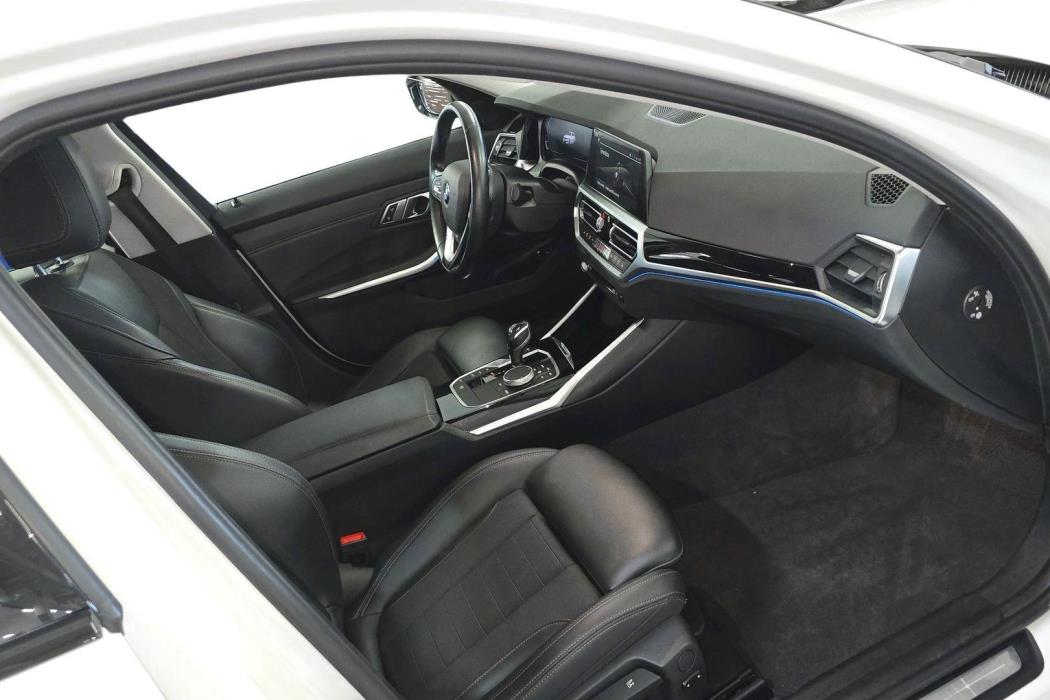 BMW 330 2021