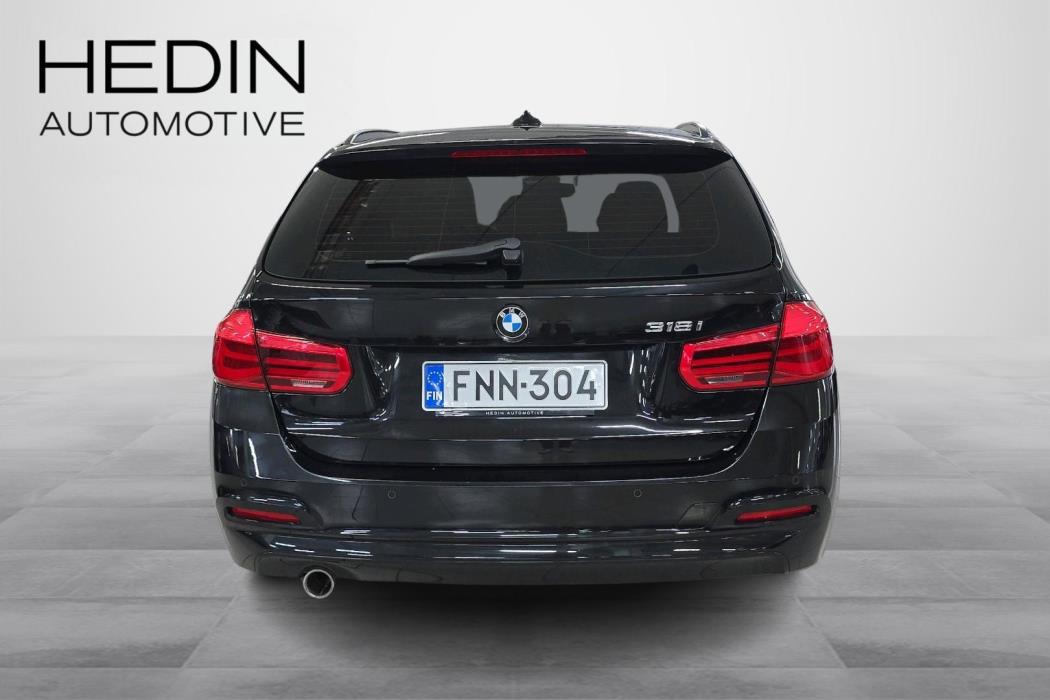 BMW 318 2019