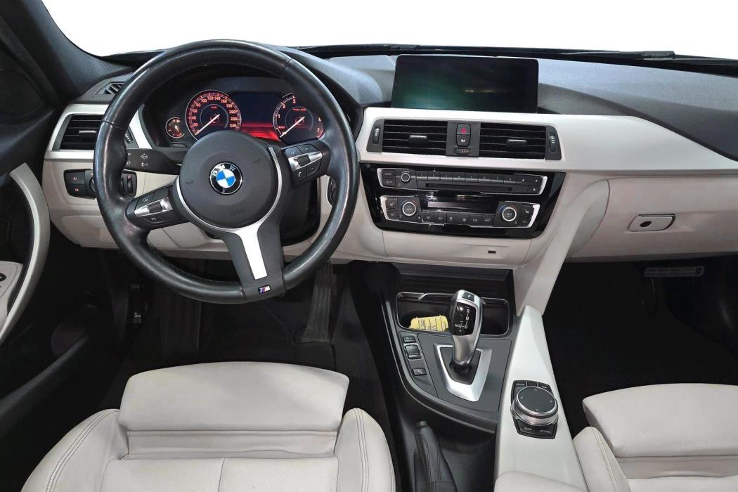 BMW 318 2019
