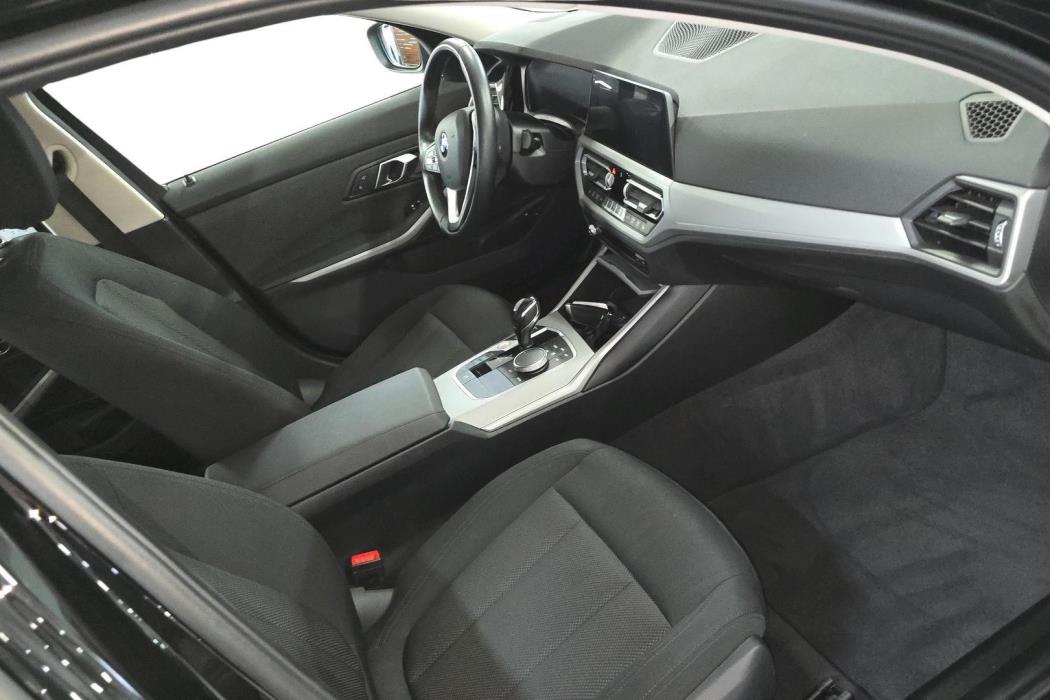 BMW 330 2021