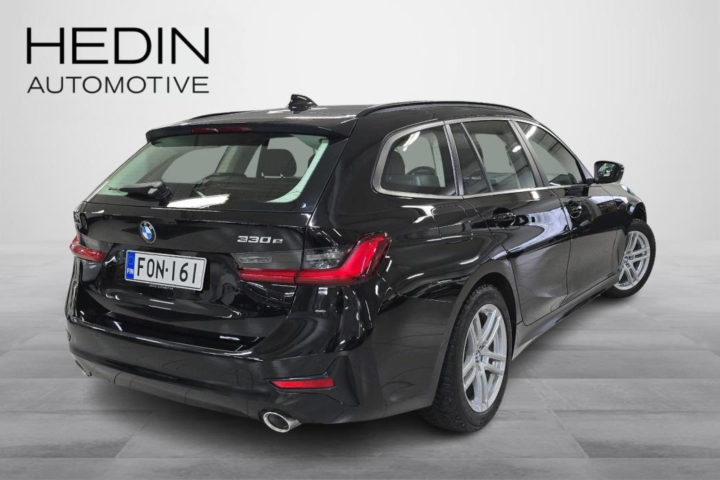 BMW 330 2021
