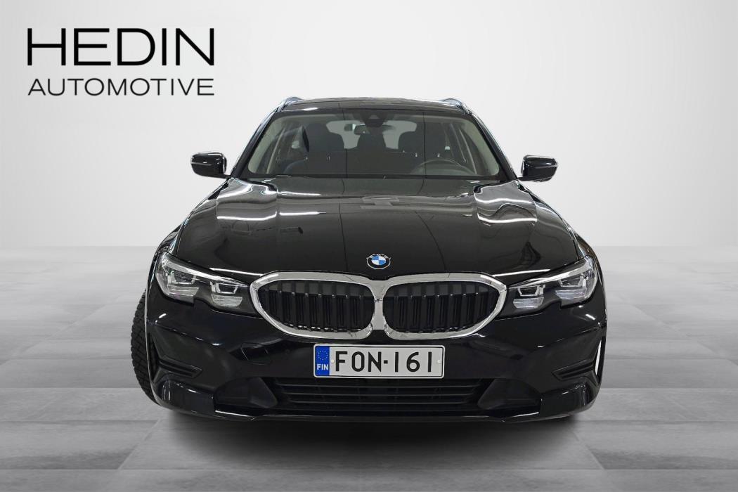 BMW 330 2021