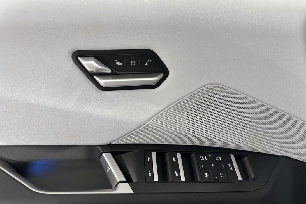 BMW iX3 2026