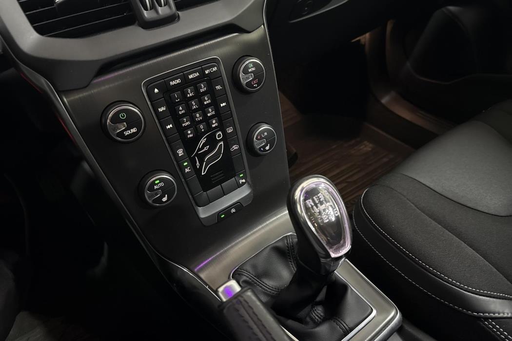 Volvo V40 2014