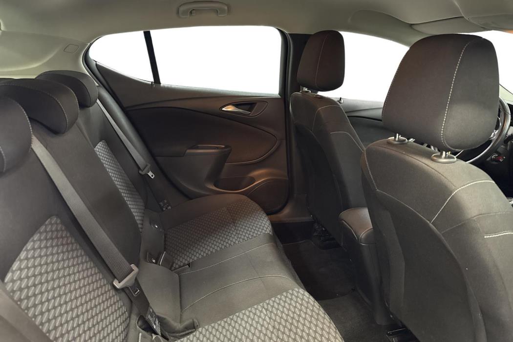 Opel Astra 2015