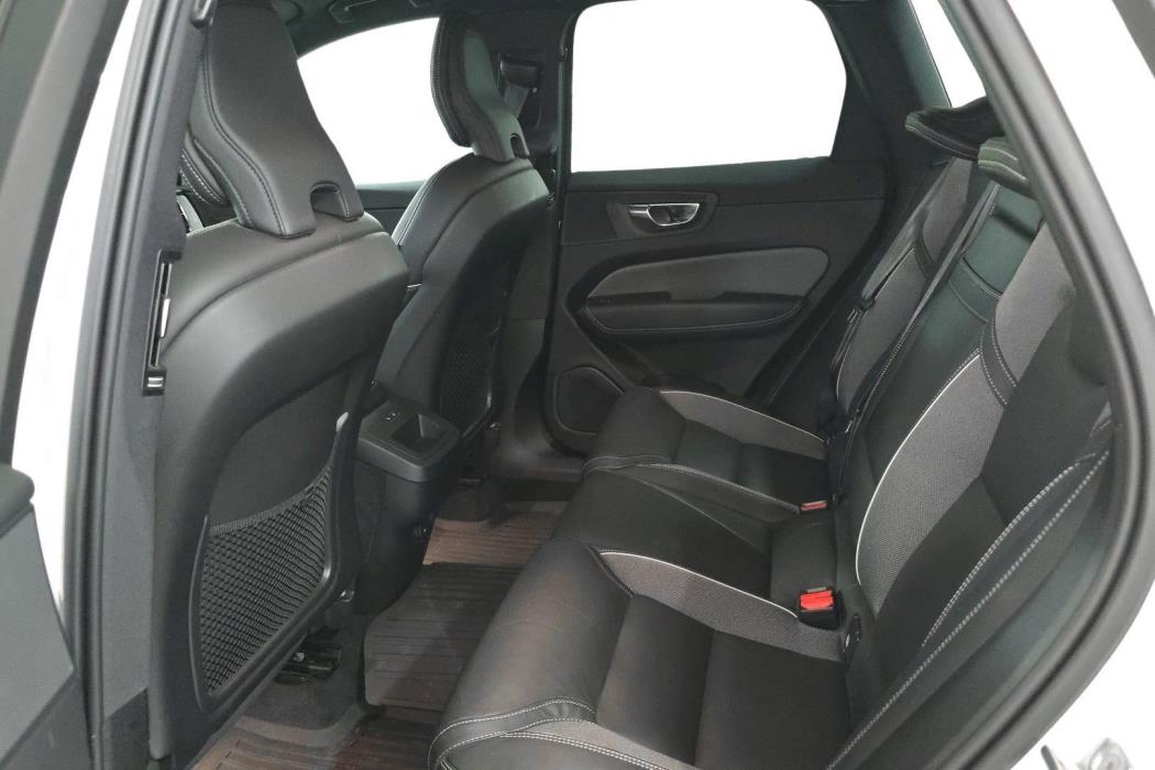 VOLVO XC60 2021