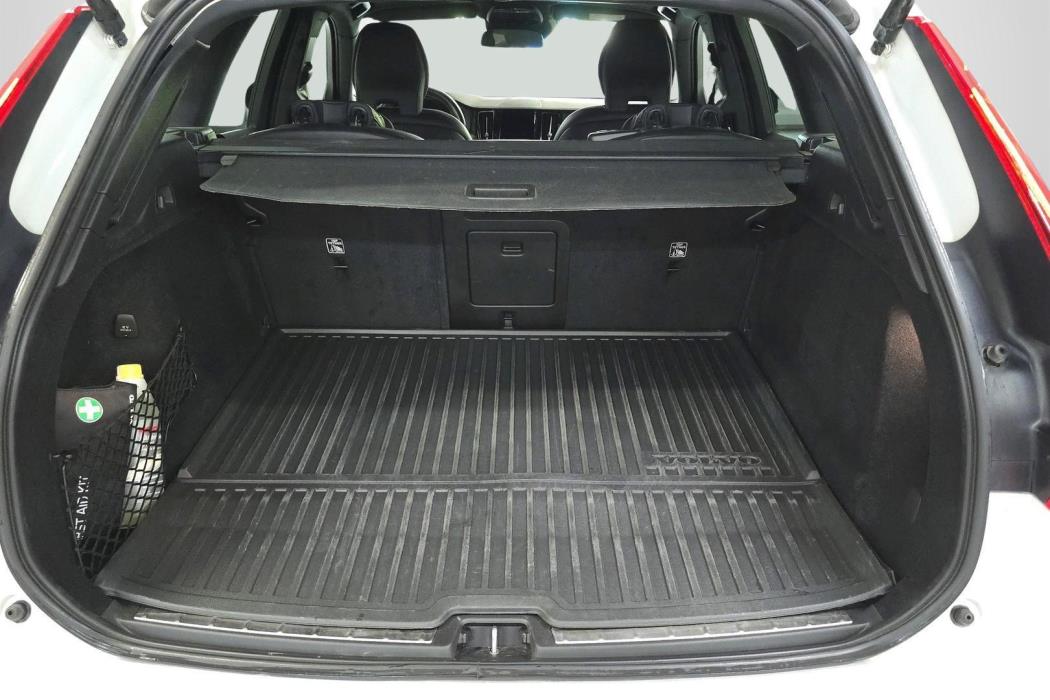 VOLVO XC60 2021
