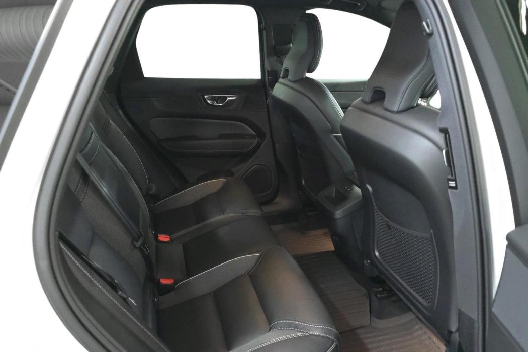 VOLVO XC60 2021