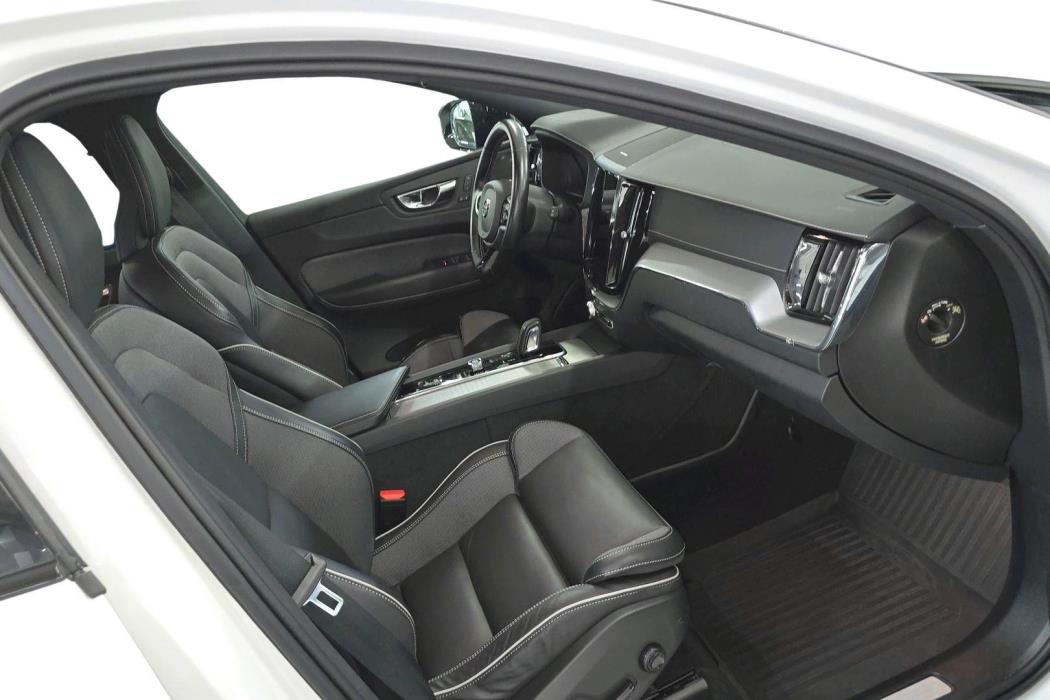 VOLVO XC60 2021