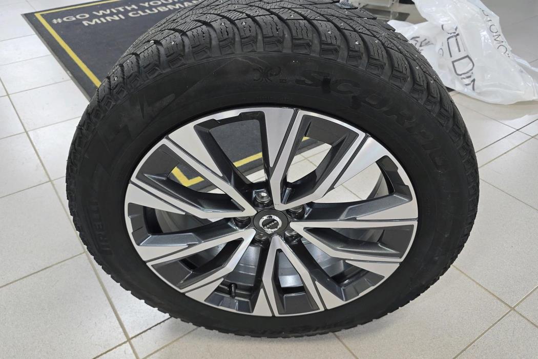VOLVO XC60 2021