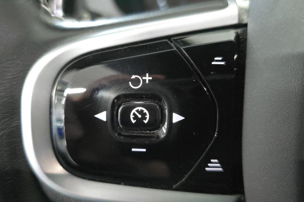 VOLVO XC60 2021