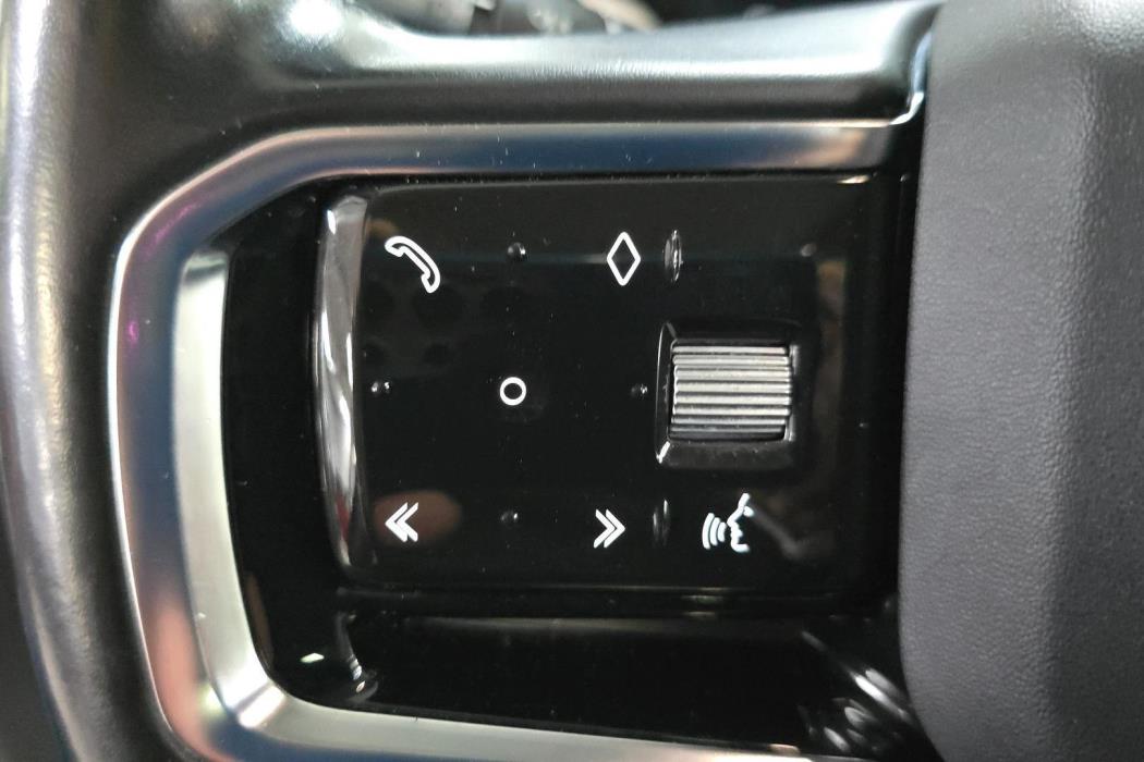 Land Rover Discovery Sport 2021