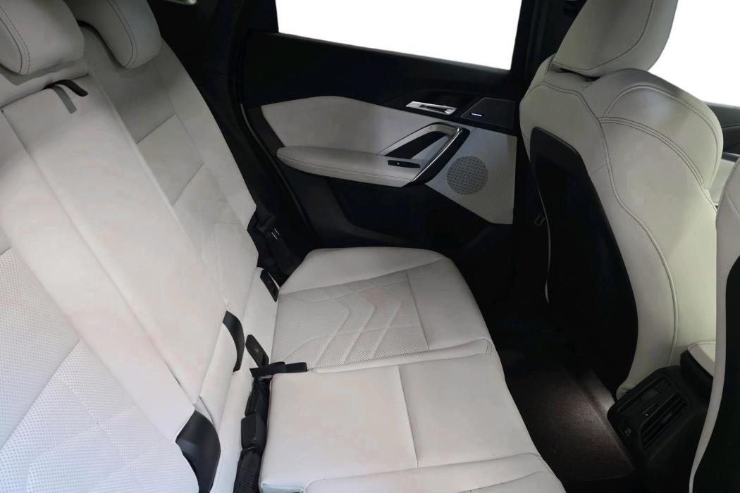 BMW iX1 2026