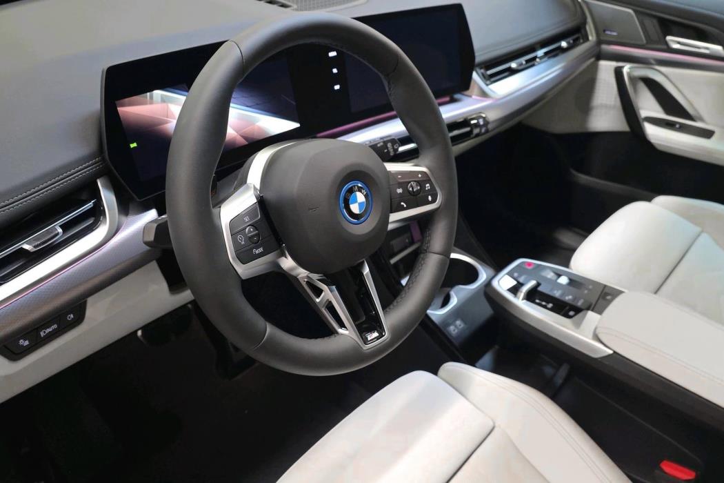 BMW iX1 2026