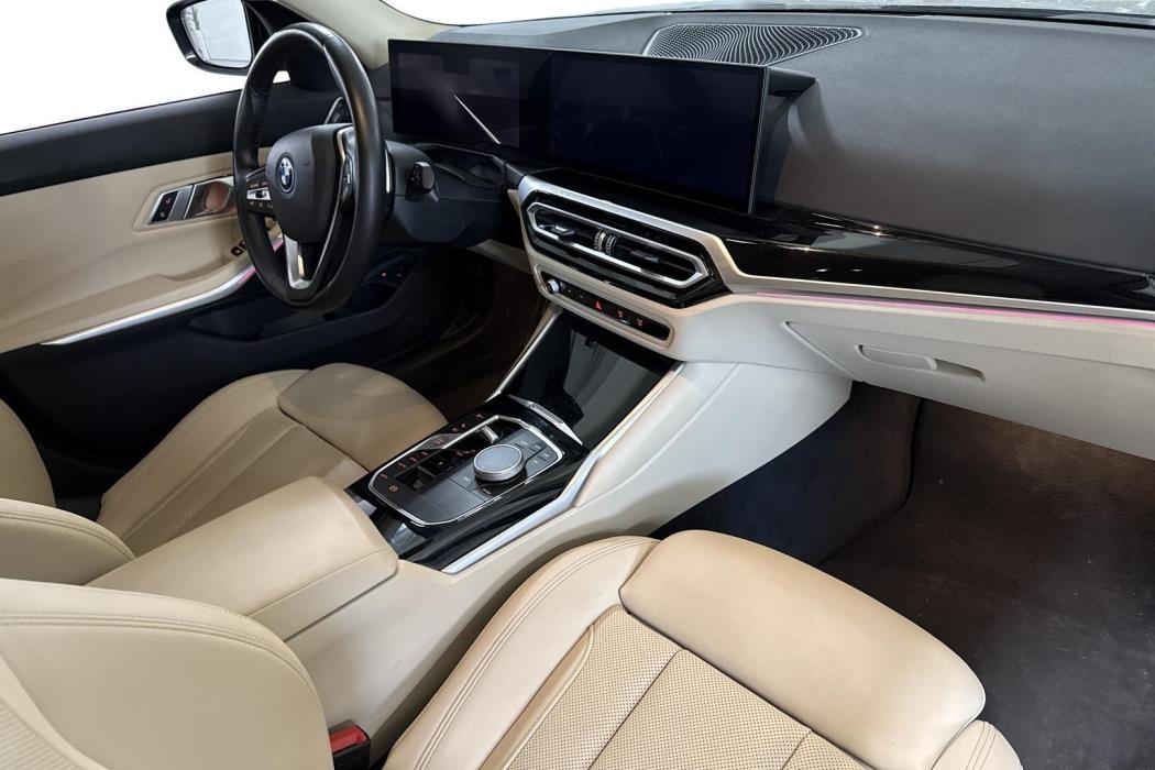 BMW 330 2023