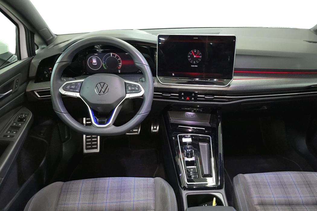 Volkswagen Golf 2025