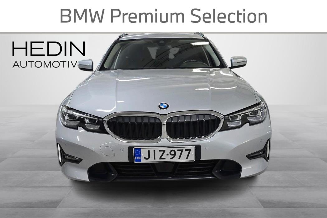 BMW 330 2021