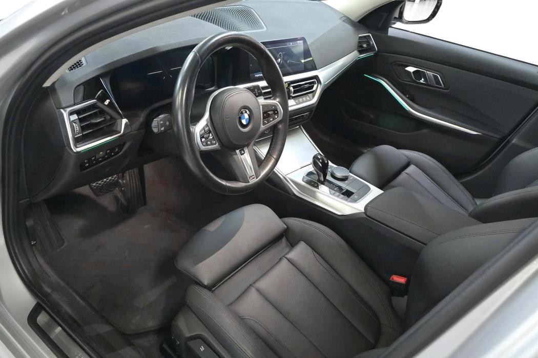 BMW 330 2021