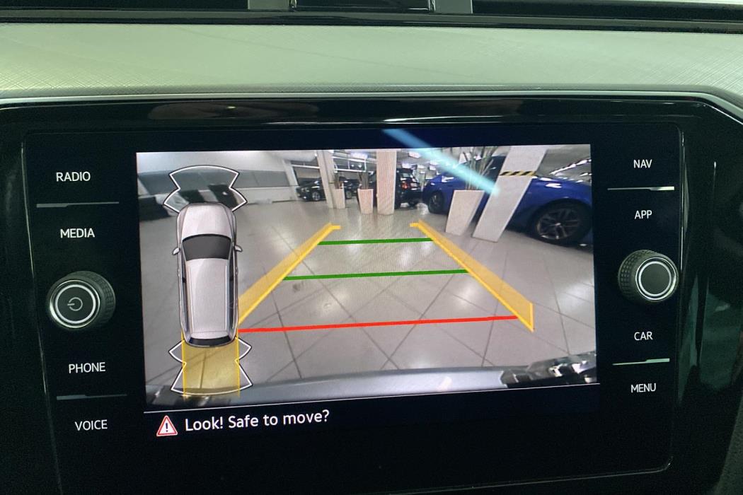 VOLKSWAGEN PASSAT 2020